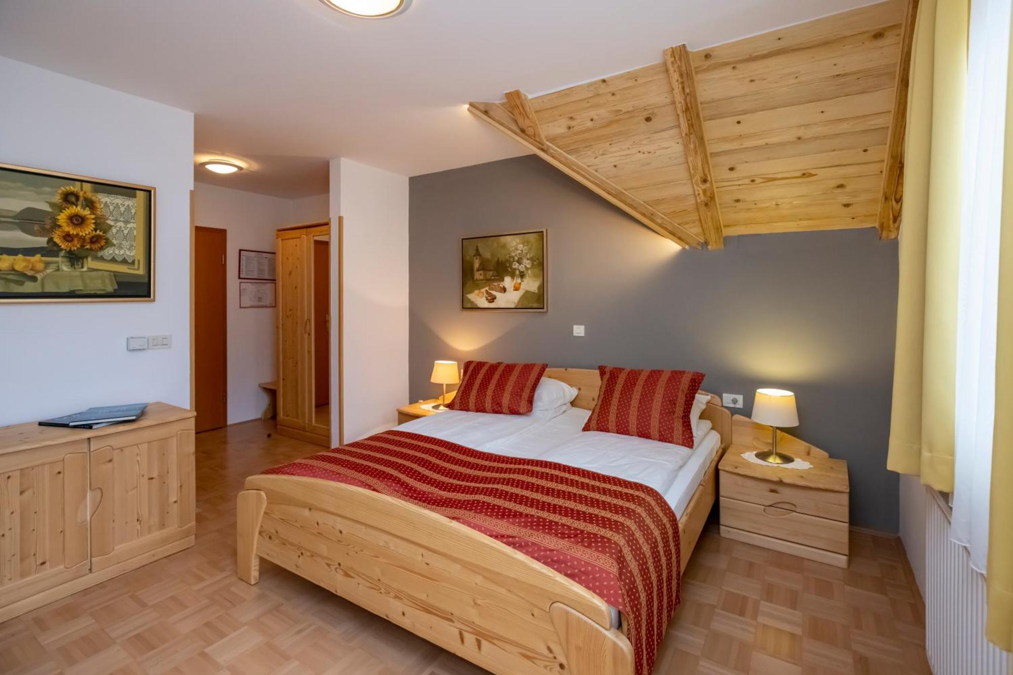 Art Hotel Kristal Бохинь Экстерьер фото
