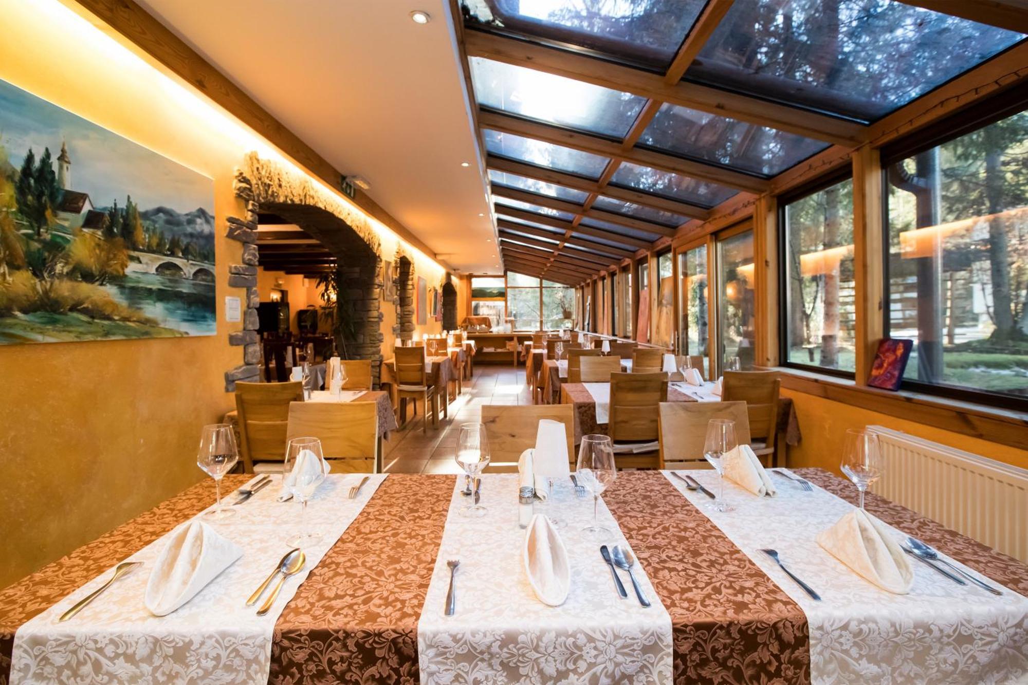 Art Hotel Kristal Бохинь Экстерьер фото